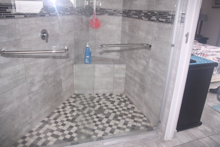 5 Bedroom Property for Sale in Dana Bay Western Cape